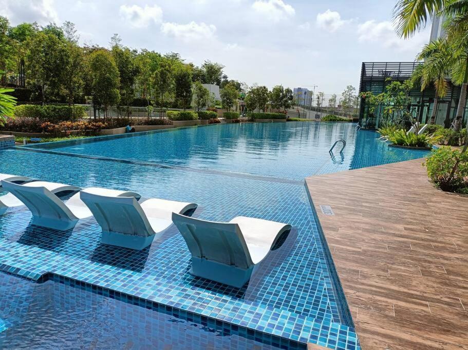 Greenfield Residence Sunway 2-5 Pax By Convivial Staycation B08 Petaling Jaya Bagian luar foto